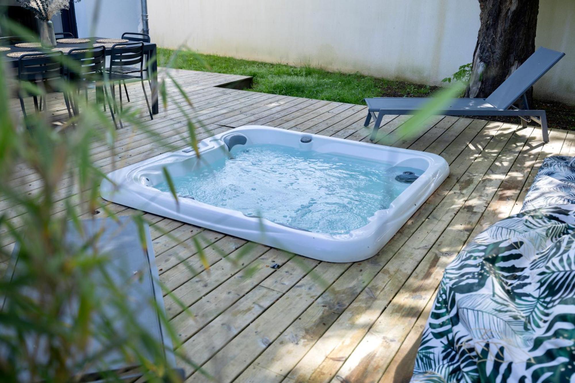 Maison T4 Climatisee Avec Jacuzzi A Lagord Extérieur photo
